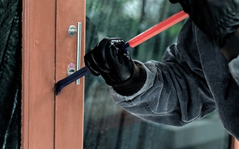 ROBBERS DESTROY MORE THAN YOUR BUSINESS – PROTECT PROPERTY,PEOPLE, PRESTIGE WITH ADVANCED INTRUSION DETECTION