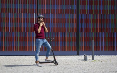 4 Crucial Factors to Look For When Buying an Electric Scooter